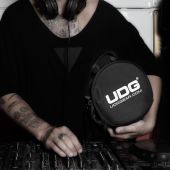UDG Ultimate DIGI Headphone Bag Black  U9950BL